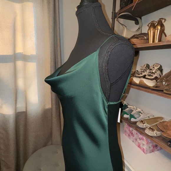 Satin dress - Picture 7 of 16